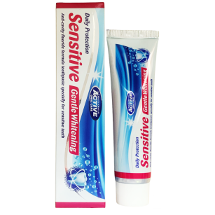 Beauty Formulas Active Oral Care Sensitive Bělící zubní pasta s fluoridem 100 ml